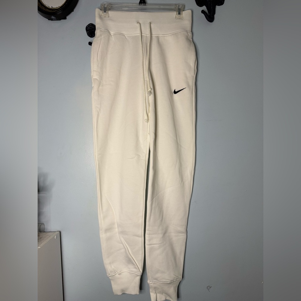 Women’s White Nike Sweatpants
